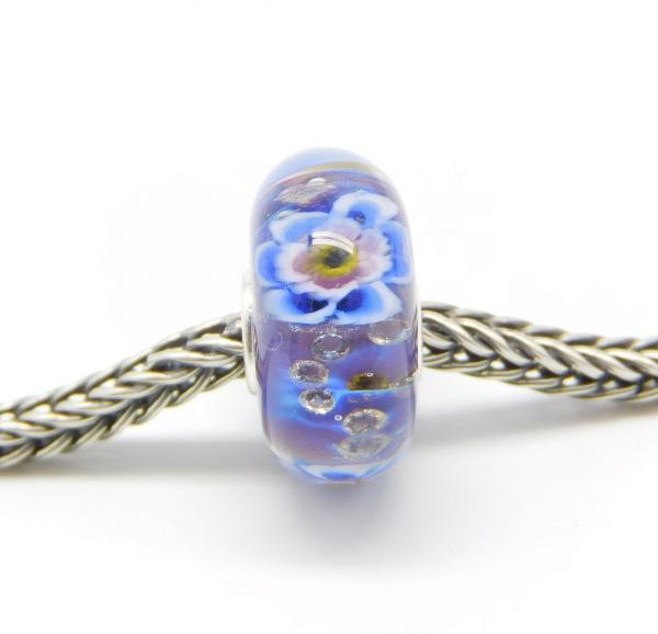 Violet Blue Flower Monroe - Elfbeads Glass - live photo